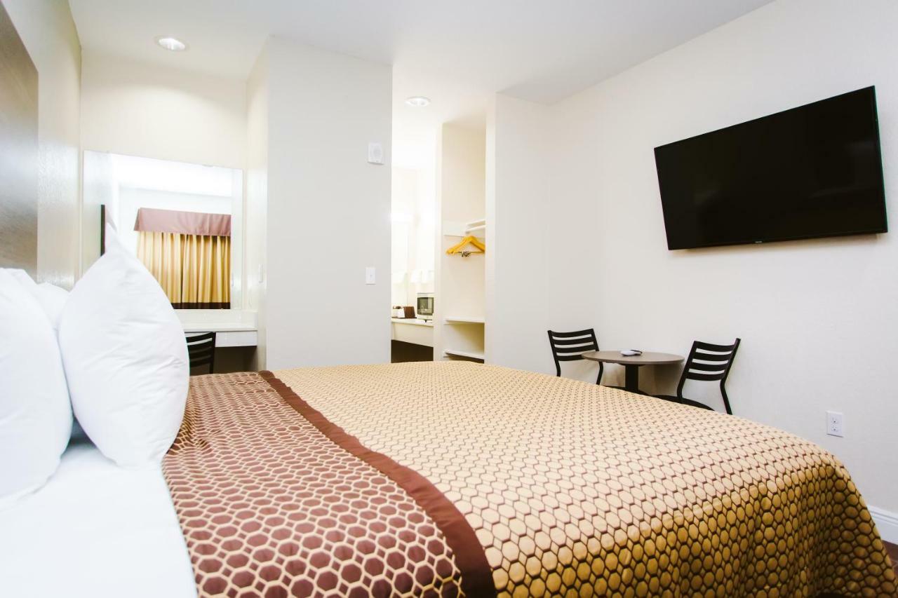 Scottish Inn & Suites Бейтаун Екстер'єр фото