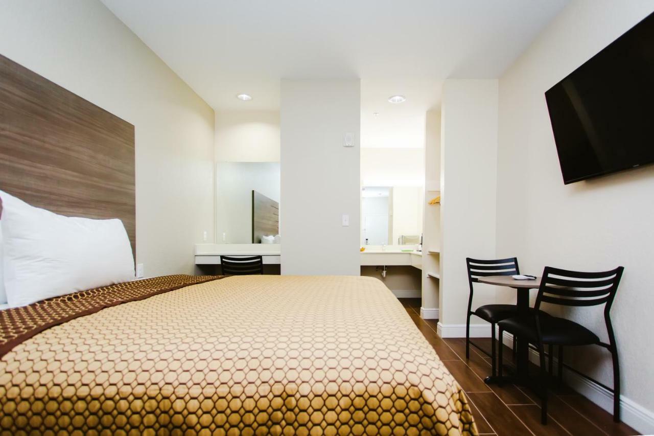 Scottish Inn & Suites Бейтаун Екстер'єр фото